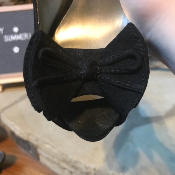 Guess Peep Toe Suede Heels with Bow Size 6 - Picture 3 of 8